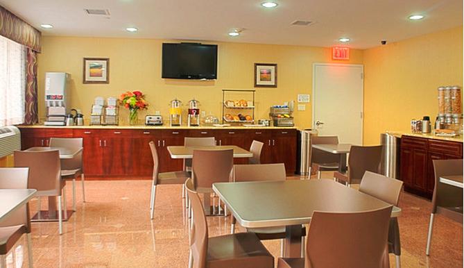 Best Western Plus Arena Hotel New York Kültér fotó